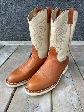 VINTAGE Western Leather Cowboy Boot